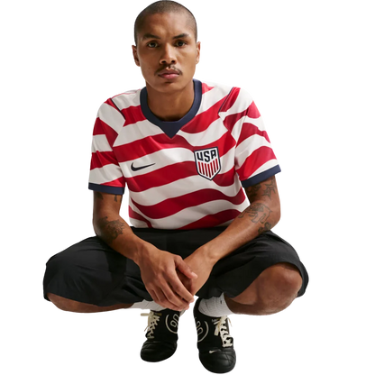 Camisa Estados Unidos Home 26/27 Torcedor Masculino - Vermelha e Branco