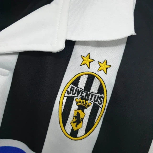 Camisa Juventus Retrô 2011/2012 Preta e Branca