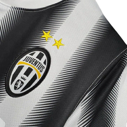 Camisa Juventus Retrô 2011/2012 Preta e Branca